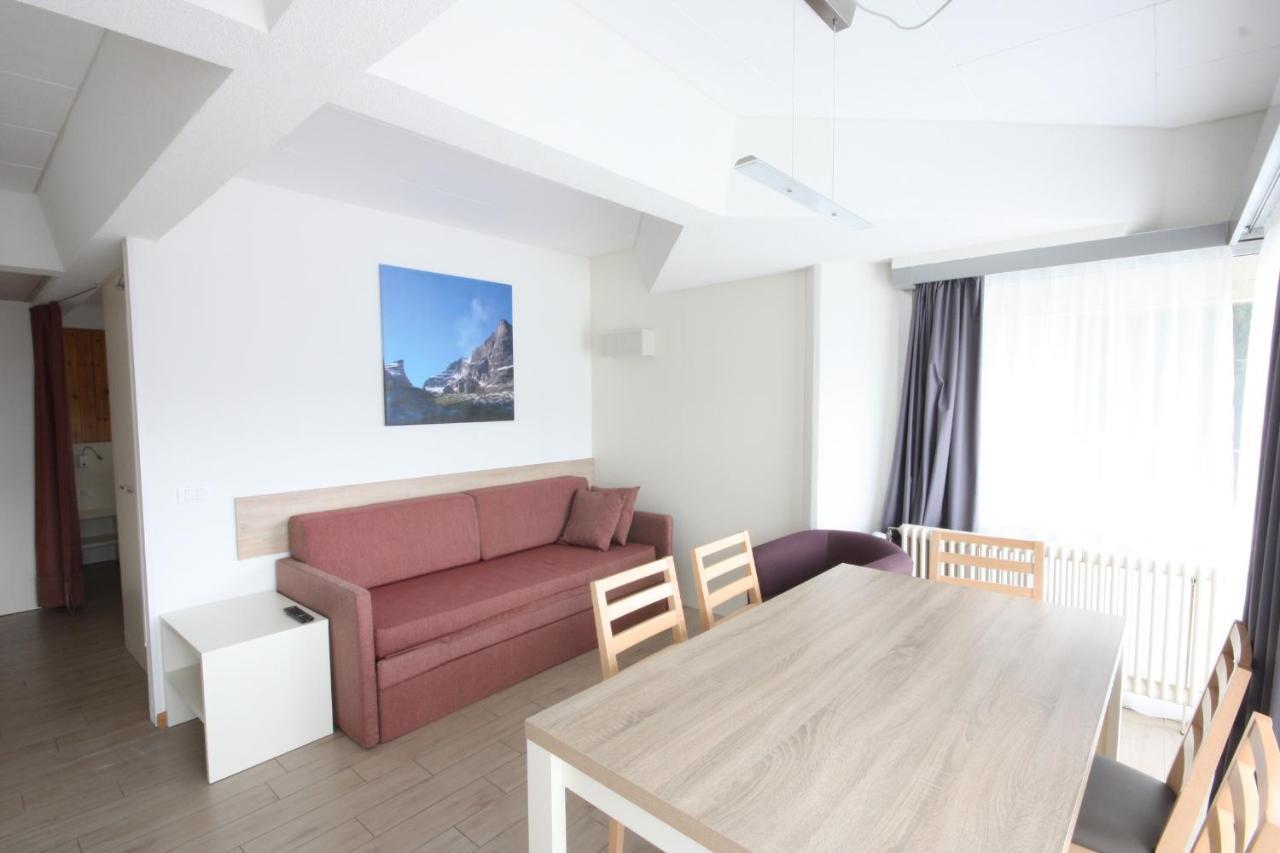 1400 Montana Apartment