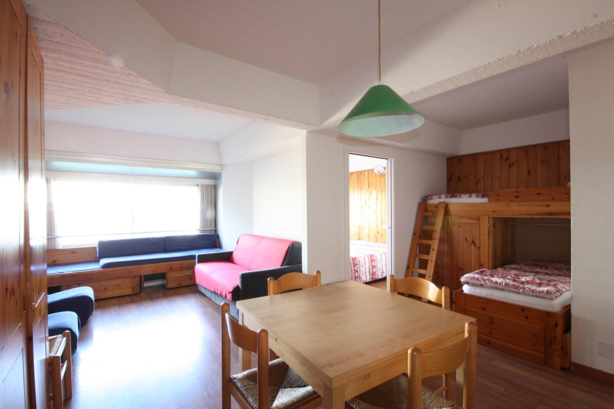 Apartment 1400 Montana
