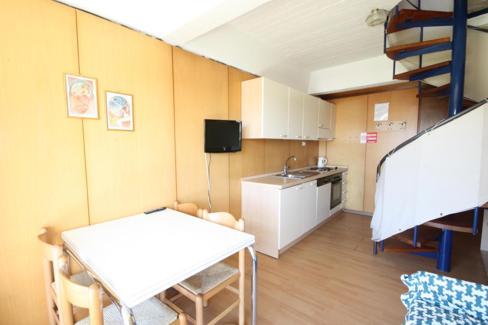 1400 Montana Apartment