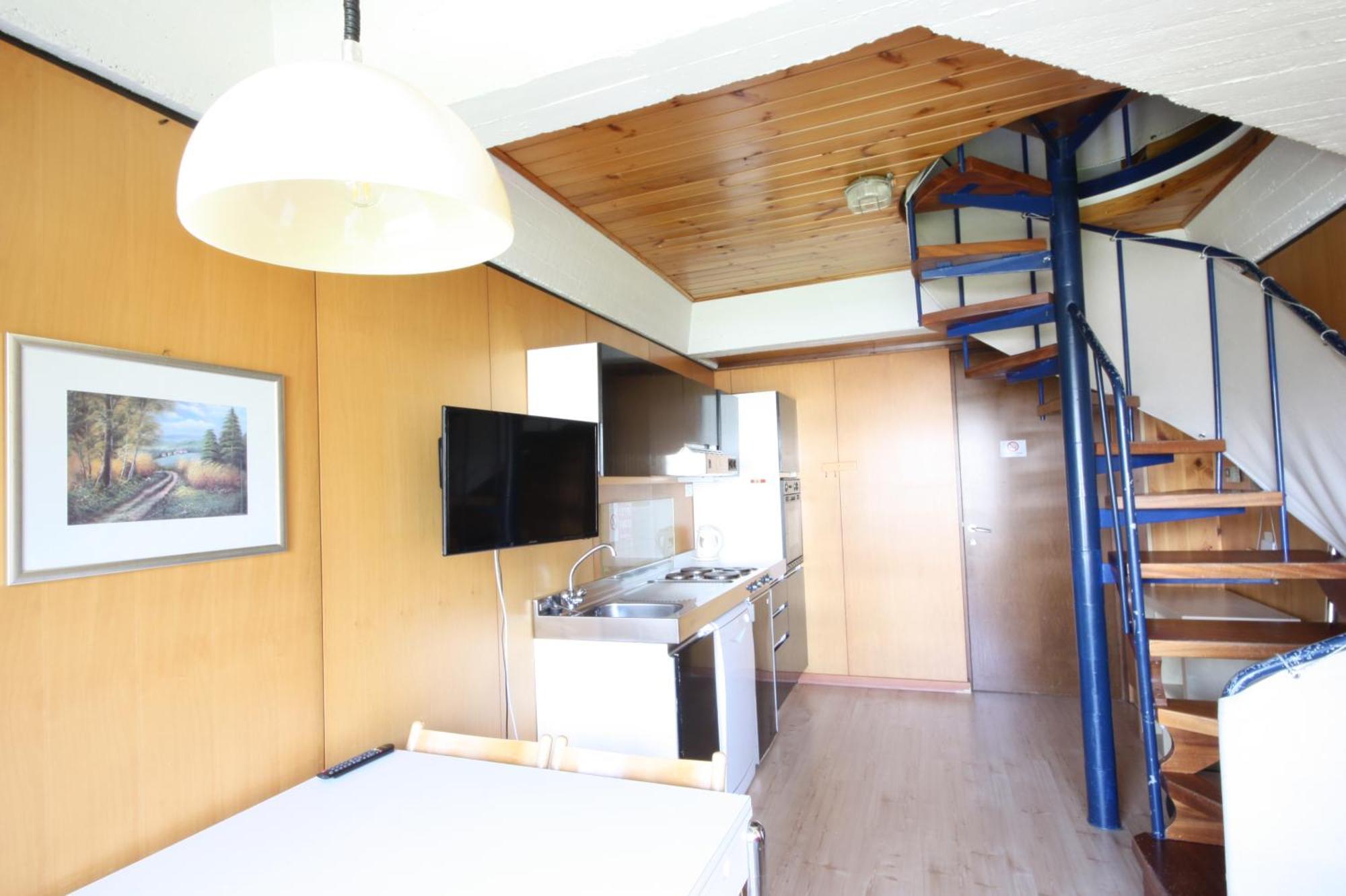 1400 Montana Apartment